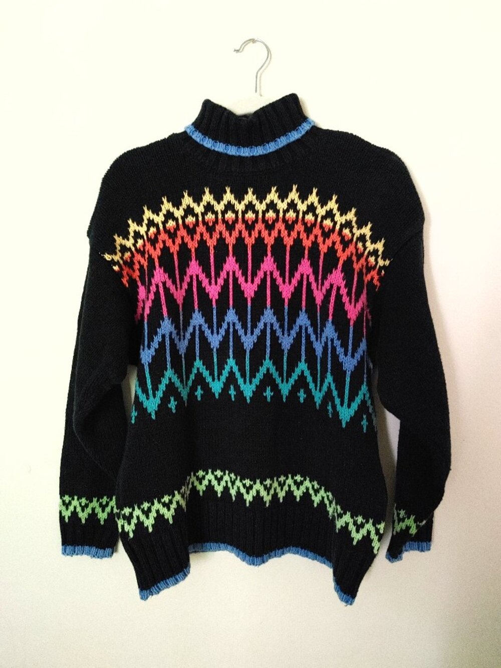 LizWear Vintage Black Turtleneck Sweater Size M